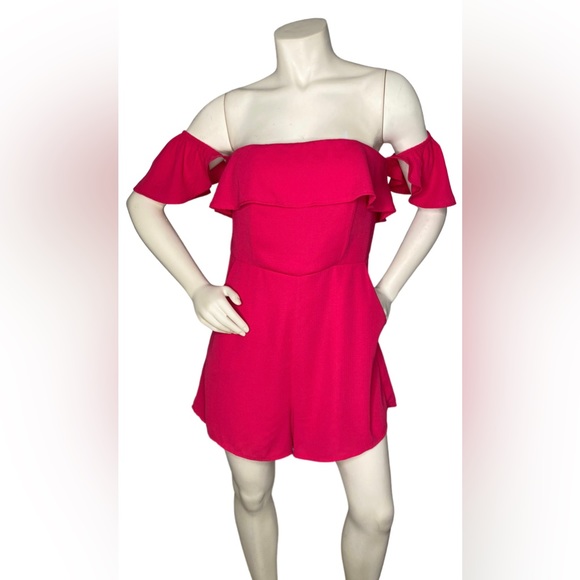 NWOT. SHINESTAR Pink Off Shoulder Flounce Sleeve Romper With Pockets - Picture 3 of 14